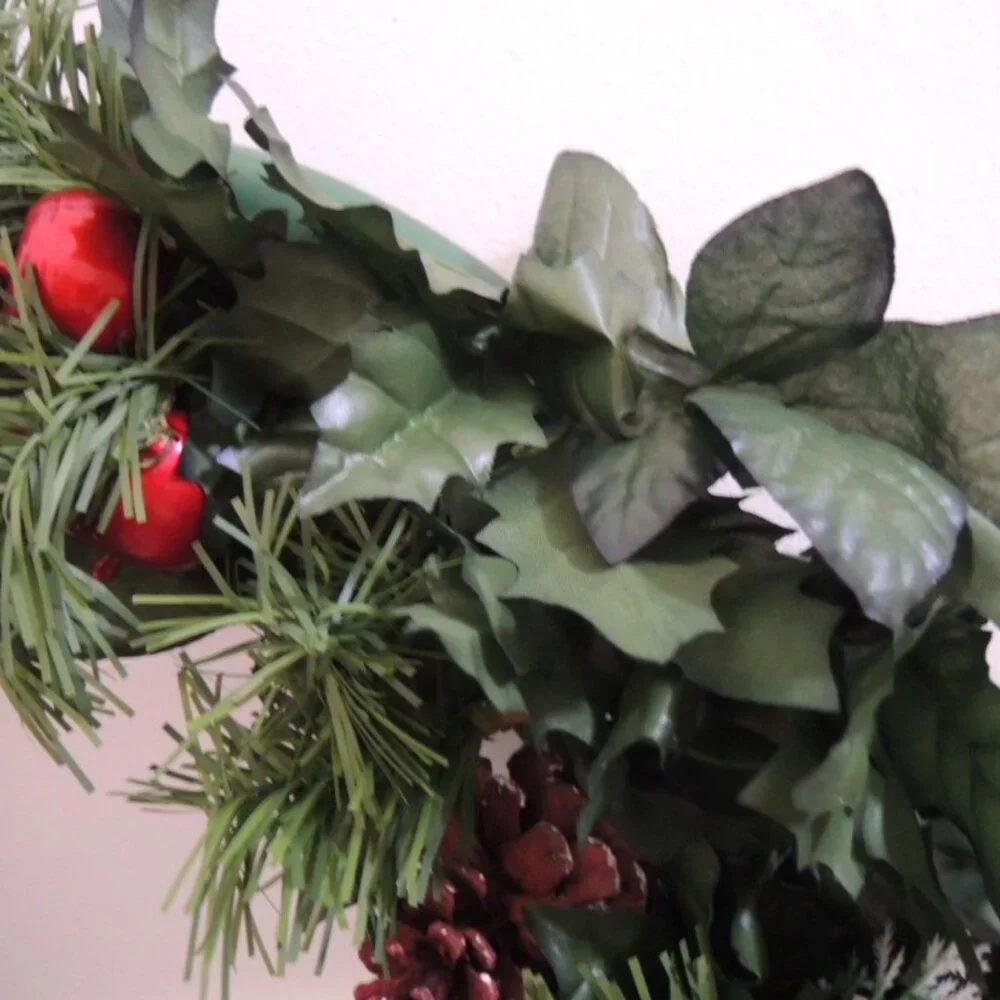 Christmas Wreath - Apples / Pine Cones / Berries / Holly Leaves / Pine Sprigs